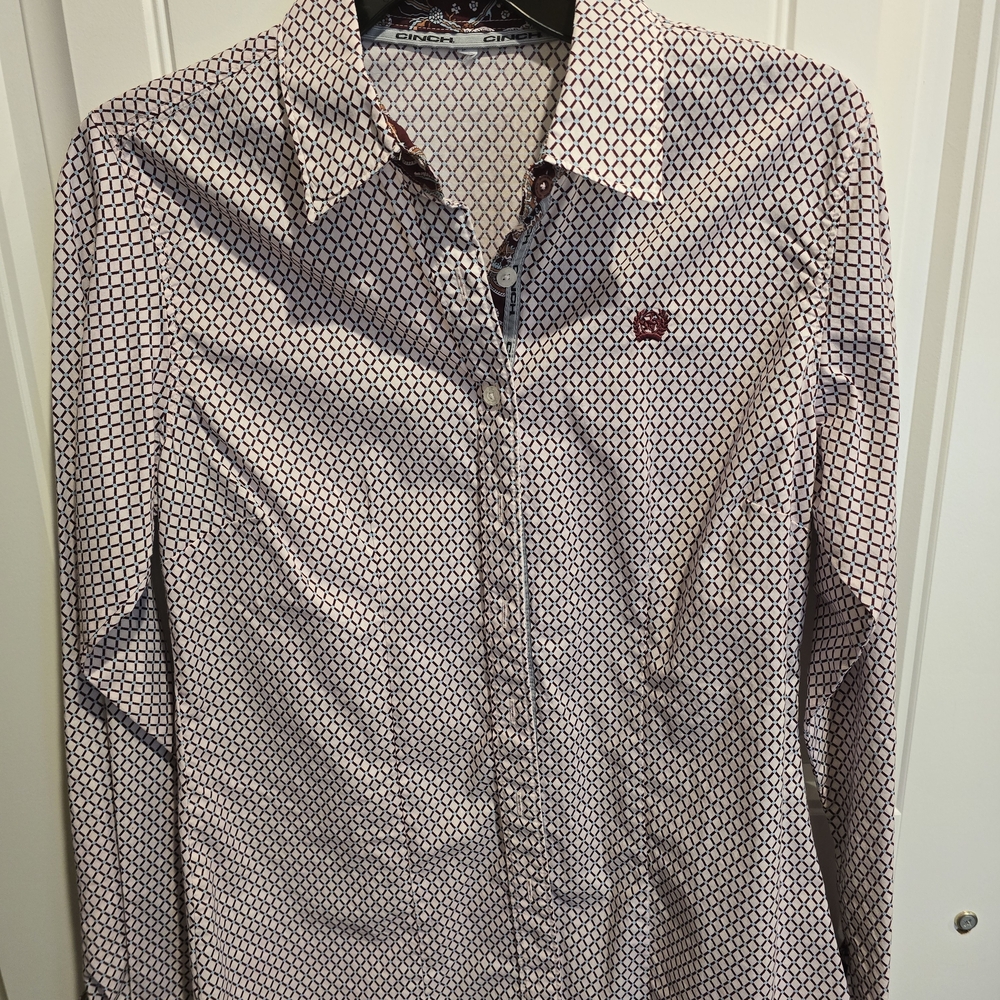 Cinch Women's Red and White Geometric Button Down Shirt